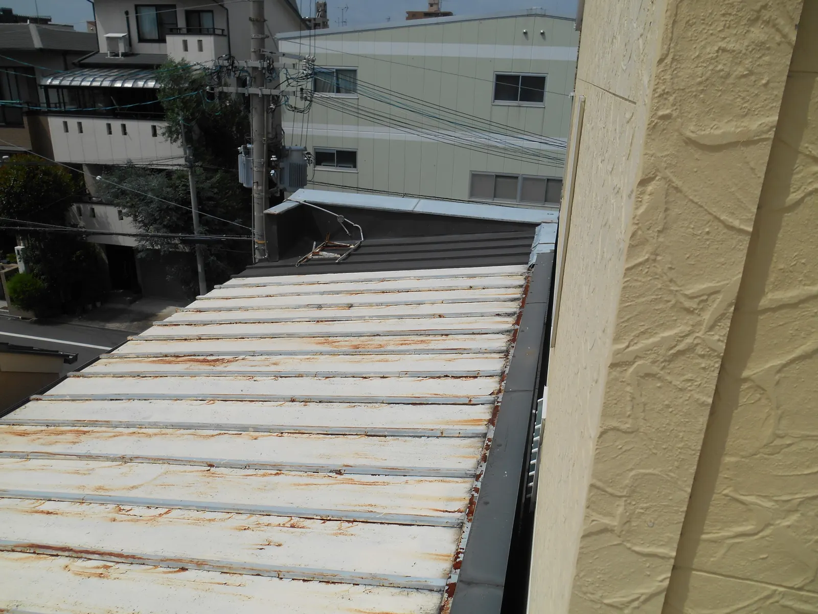 大阪市淀川区 T様邸の屋根塗装工事・施工前の写真2