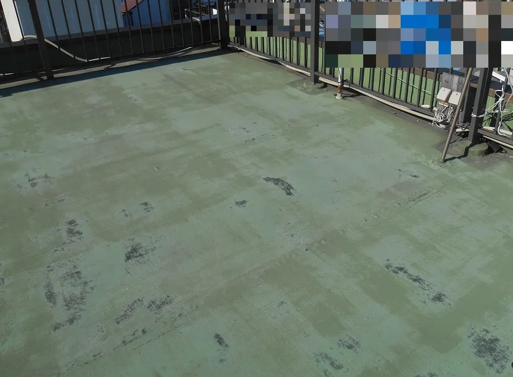 豊中市 Rビルの屋上シート防水工事・施工前の写真2