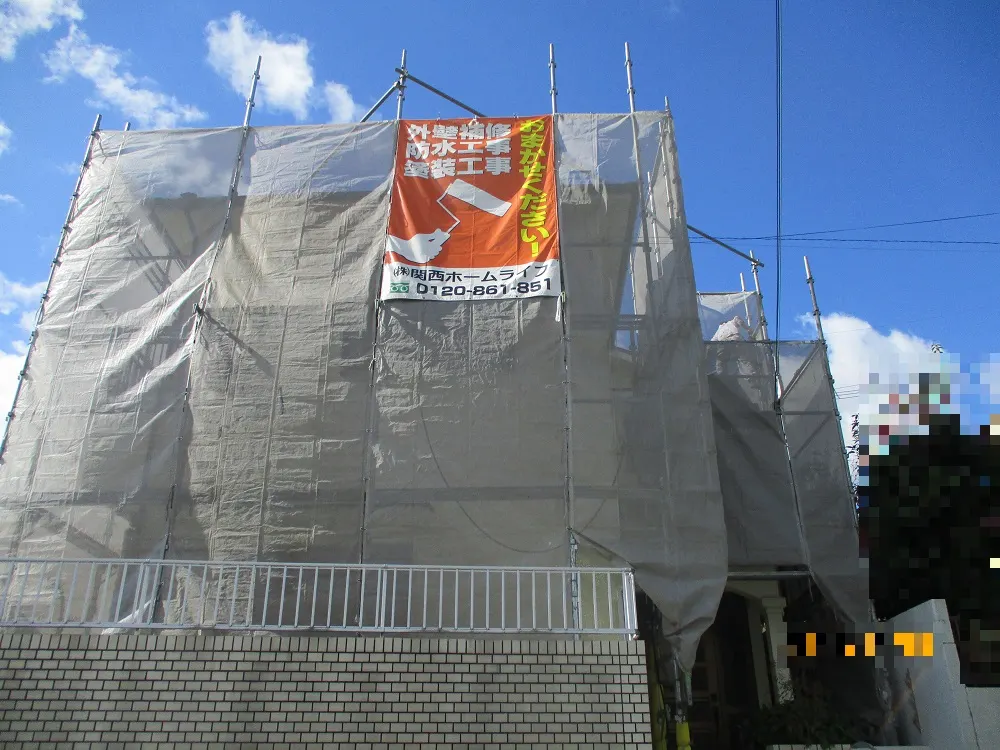 池田市 M様邸の外壁塗装工事・施工中の写真